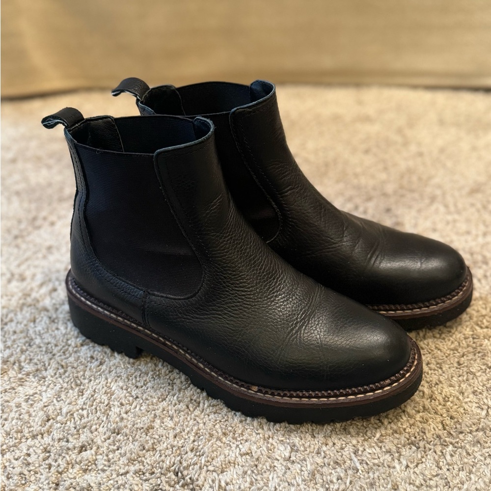 Women’s Caslon Miller Lug Sole Bootie Size 7